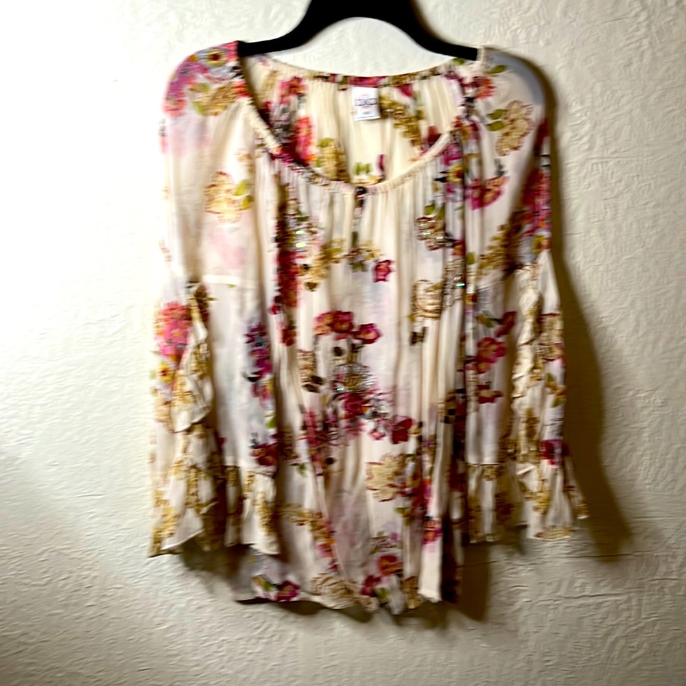 Bohemian sheer top embellished with sequins in flower design sz Med